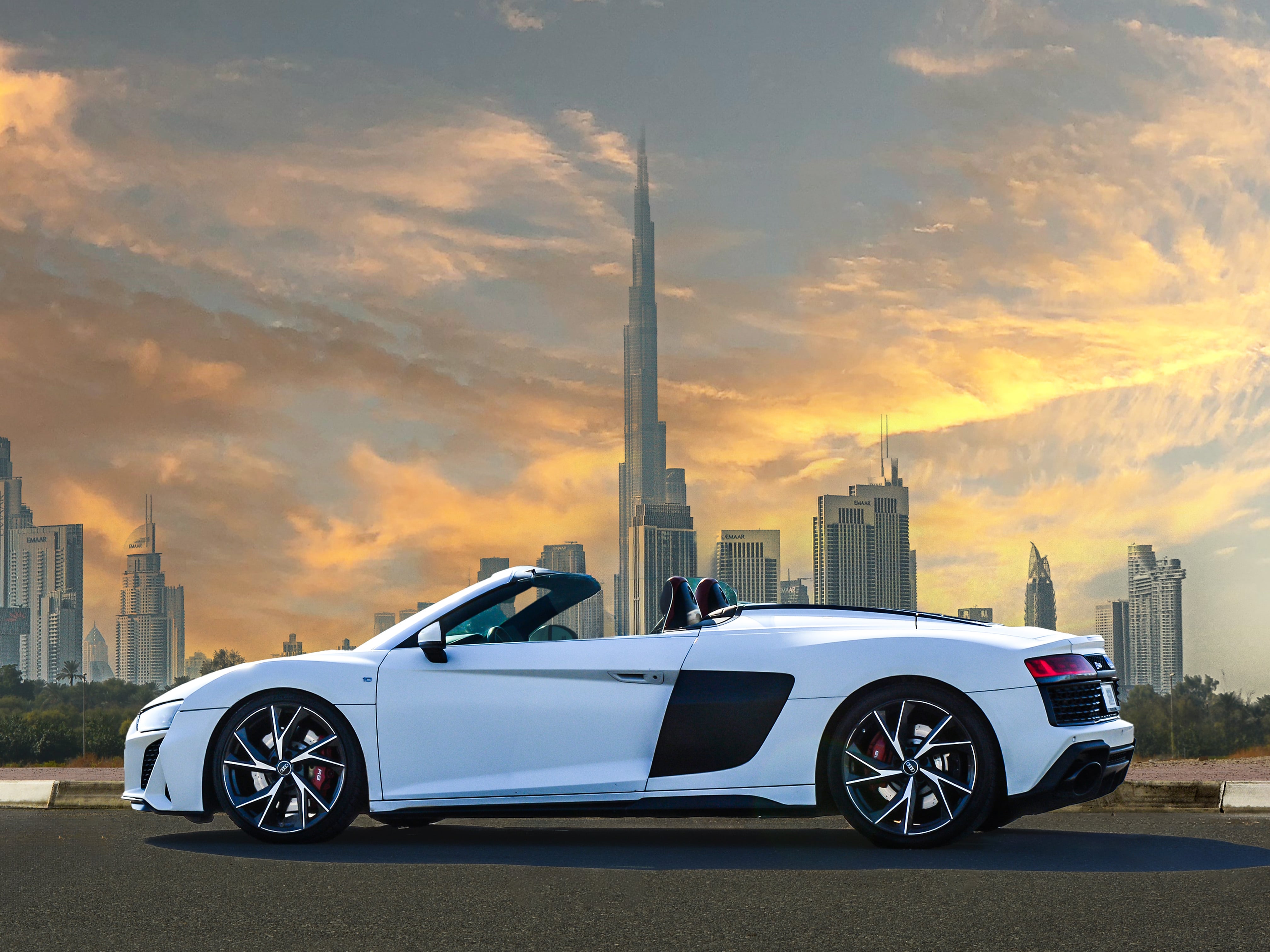 1705680023_audi r8 2-min.jpg